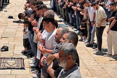 في ثالث أيام الأضحى.. عشرات الآلاف يؤدون صلاة الجمعة في المسجد الأقصى المبارك