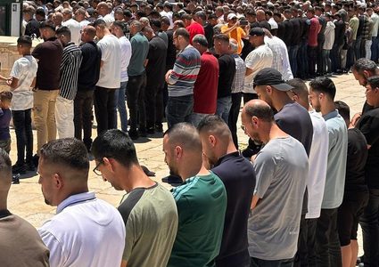 في ثالث أيام الأضحى.. عشرات الآلاف يؤدون صلاة الجمعة في المسجد الأقصى المبارك
