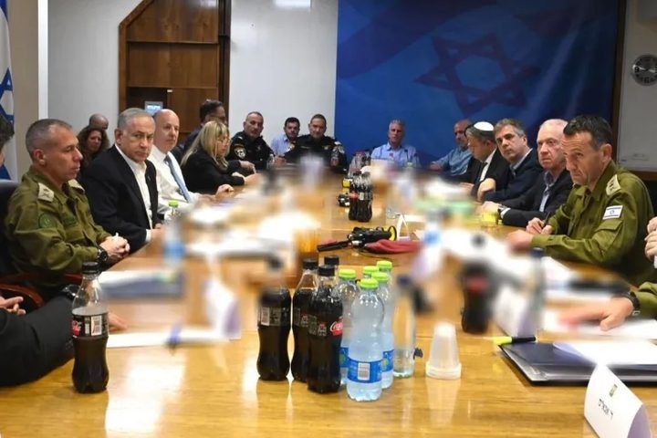 نتنياهو يعقد اجتماعًا أمنيًا عاجلًا لبحث التصعيد مع حزب الله