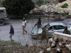 مستوطنون يهاجمون عدة منازل في بيتا جنوب نابلس
