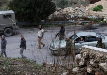 مستوطنون يهاجمون عدة منازل في بيتا جنوب نابلس