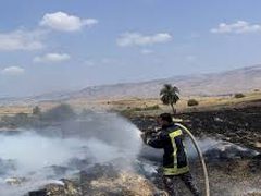 بعد 14 ساعات من العمل المتواصل :الدفاع المدني يخمد حريق جبال طاروسة جنوب الخليل