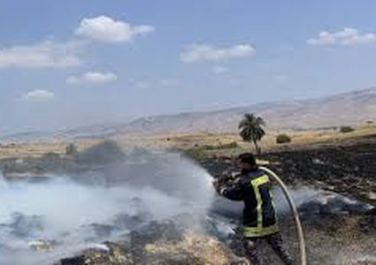 بعد 14 ساعات من العمل المتواصل :الدفاع المدني يخمد حريق جبال طاروسة جنوب الخليل