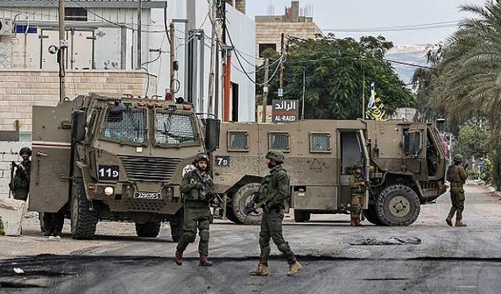 قوات الاحتلال تحاصر منزلا في ميثلون
