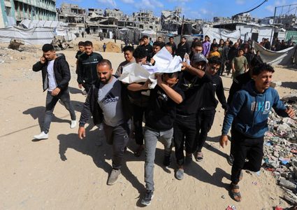شهيد ومصابون بقصف إسرائيلي استهدف مواطنين غرب مدينة غزة
