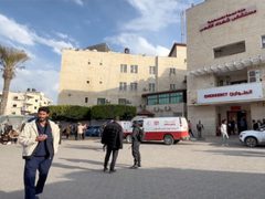 غزة.. توقف غرف العمليات في مستشفى الأقصى بدير البلح