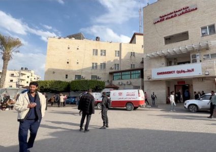 غزة.. توقف غرف العمليات في مستشفى الأقصى بدير البلح