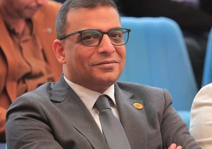 الذكاء الاصطناعي والموظف: تفنيش أم بقاء؟
