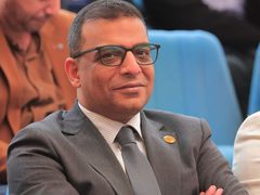 الذكاء الاصطناعي والموظف: تفنيش أم بقاء؟