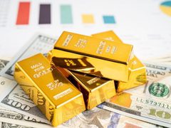 تراجع الذهب مع صعود الدولار وارتفاع أسعار النفط