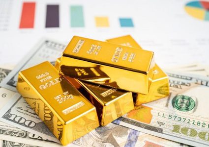 تراجع الذهب مع صعود الدولار وارتفاع أسعار النفط