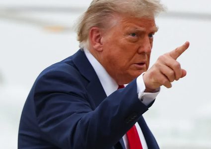 ترامب يطالب السياسيين الأميركيين بعدم التدخل في سياساته تجاه إيران