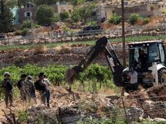الاحتلال يصدر أمراً بالاستيلاء على عشرات الدونمات شرق طوباس