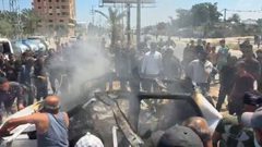 استهدافات متتالية على غزة منذ الصباح ..
المركبة التي قصفها الاحتلال في دير البلح وسط قطاع غزة صباح اليوم مما أسفر عن ارتقاء شهيد وعدة إصابات