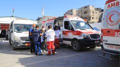 الهلال الأحمر ينفذ عملية إجلاء جديدة لـ33 مريضاً من قطاع غزة عبر معبر رفح