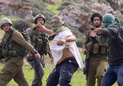 مستوطنون يهاجمون مزارع دواجن في قصرة جنوب نابلس
