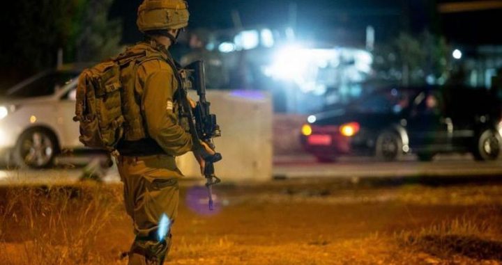 الاحتلال ينصب حواجز عسكرية في محيط رام الله والقدس