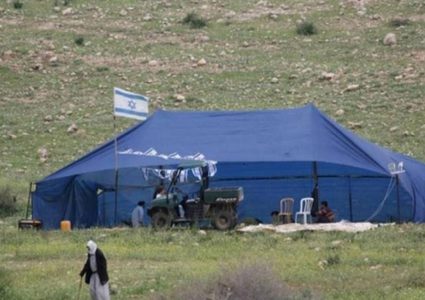 مستوطنون ينصبون خيمتين في أراضي المواطنين بقرية بير الباشا جنوب جنين