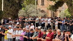 60 ألف مصل يأدون صلاة الجمعة في المسجد الأقصى المبارك