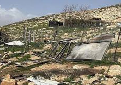 مستوطنون يخربون خط مياه شرق القدس المحتلة