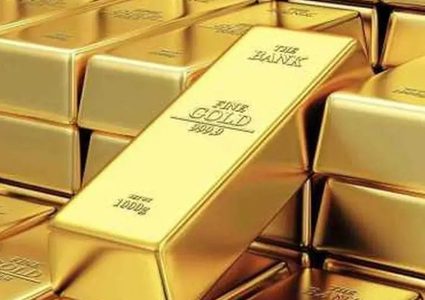 الذهب يهبط بنحو 3%