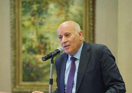 الرجوب يؤكد أهمية دعم جهود بلدية الخليل لتطوير خدماتها وتعزيز صمود المواطنين