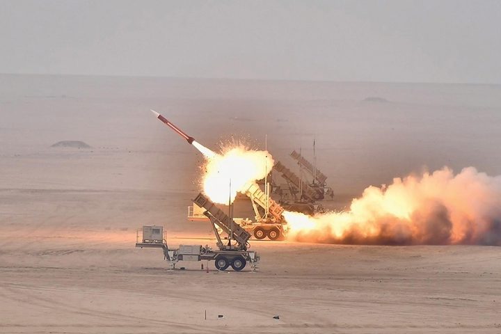 الكويت: رصد والتعامل مع 7 صواريخ بالستية معادية وسقوط شظايا دون إصابات