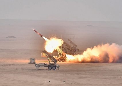 الكويت: رصد والتعامل مع 7 صواريخ بالستية معادية وسقوط شظايا دون إصابات