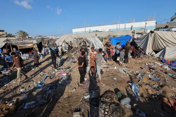 7 شهداء بينهم سيدتان في قصف للاحتلال على خيمة نازحين غرب غزة (محدث)