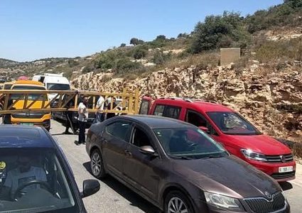 الاحتلال يغلق مدخل مدينة سلفيت الشمالي