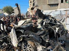 4 شهداء بينهم سيدة في قصف استهدف مركبة ومواطنين شمال غرب مدينة غزة