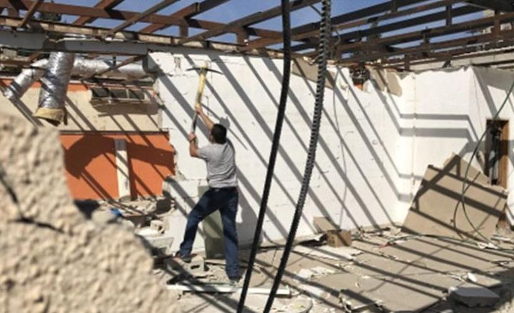 الاحتلال يجبر مواطنا على هدم منزله في سلوان