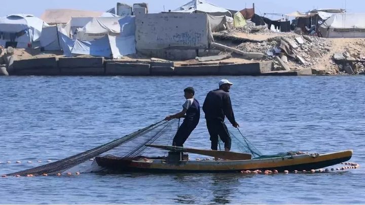 استشهاد صياد برصاص الاحتلال في بحر دير البلح