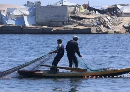 استشهاد صياد برصاص الاحتلال في بحر دير البلح
