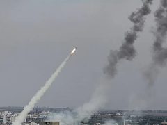 حزب الله يطلق رشقة صاروخية شمال اسرائيل