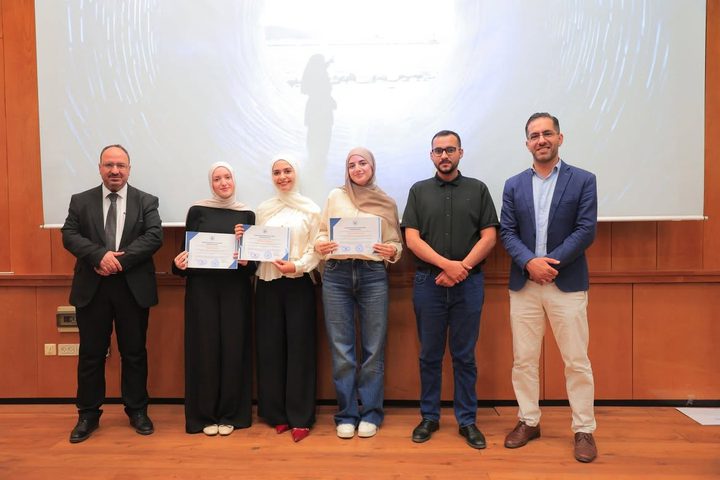 جدارية" في جامعة النجاح وتكريم لطلبة التبادل الأكاديمي ومشاريع التخرج
