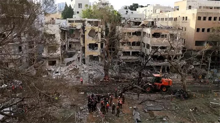 صحيفة عبرية: خسائر إسرائيل تتجاوز نصف مليار دولار خلال 12 ساعة من القصف الإيراني