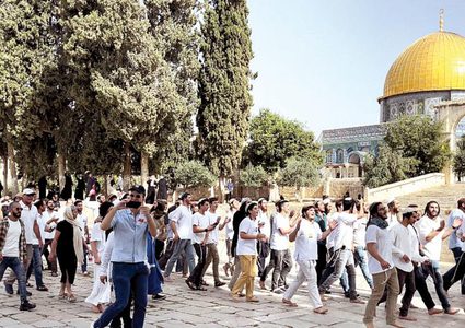 عشرات المستوطنين يقتحمون الأقصى ويؤدون طقوساً تلمودية بحماية شرطة الاحتلال