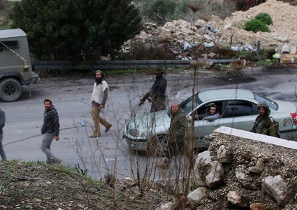 مستوطنون يهاجمون منزلا في قرية برقة شمال غرب نابلس