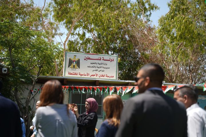 سفراء وقناصل يؤكدون من الخان الأحمر دعمهم للمقدسيين في مواجهة سياسات الاحتلال