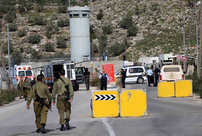 الاحتلال يغلق كافة مداخل الطرق المؤدية إلى سهل عرابة الزراعي جنوب جنين