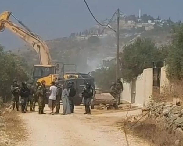 الاحتلال يشرع بهدم منزل في كفر الديك غرب سلفيت