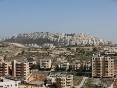 خطة إسرائيلية لتمويل 61 مستوطنة جديدة بالضفة
