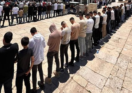 65 ألفا يؤدون صلاة الجمعة في المسجد الأقصى المبارك