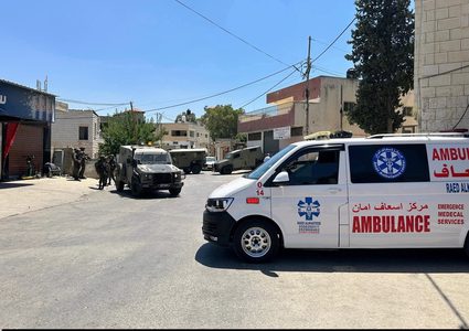 ٤ اصابات في هجوم المستوطنين على قرية دير ابو مشغل