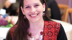 منظمة إيطالية تمنح منى أبو عمارة لقب "سفيرة 2026"