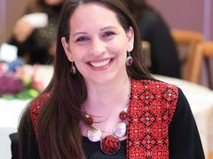 منظمة إيطالية تمنح منى أبو عمارة لقب "سفيرة 2026"