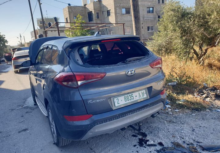 آثار هجوم المستوطنين على ممتلكات ومنازل المواطنين في قرية جيت شرق قلقيلية.