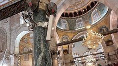 #صور | من أداء صلاة المغرب داخل المصلى القبلي في المسجد الأقصى المبارك.