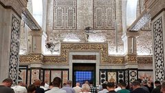 #صور | من أداء صلاة المغرب داخل المصلى القبلي في المسجد الأقصى المبارك.